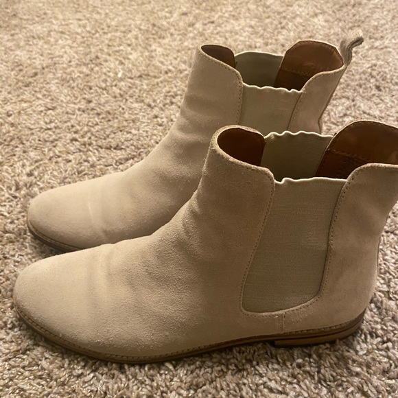 Lucy Avenue Taupe Suede Chelsea Boot — Size 8 - Picture 3 of 3